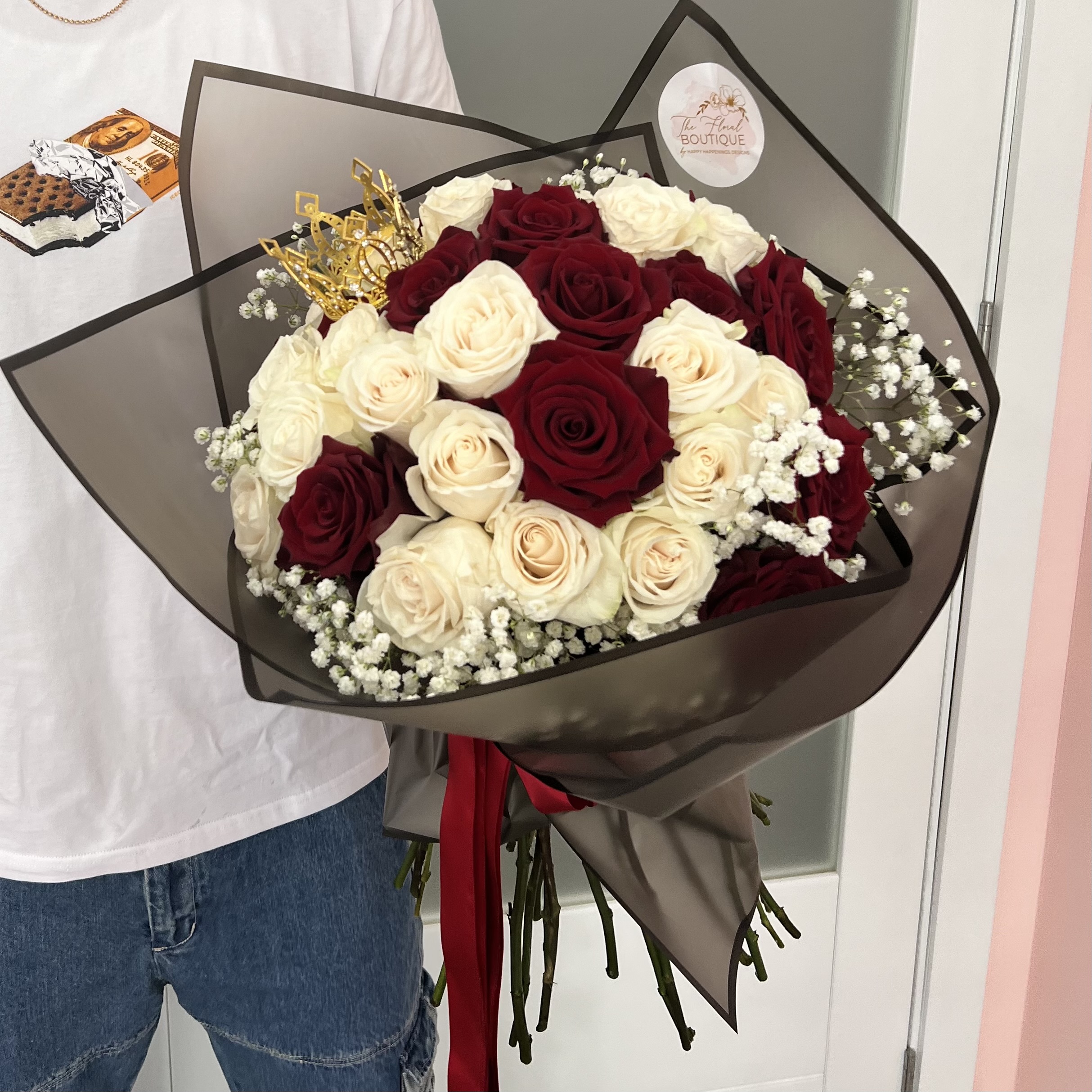 Bouquet of roses with a crown